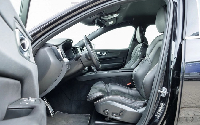 Volvo XC 60 cena 129900 przebieg: 151522, rok produkcji 2018 z Głogów Małopolski małe 529